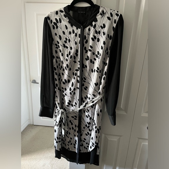 DKNY | Black/Ivory Print Shirt Dress | Size Medium - Picture 3 of 7
